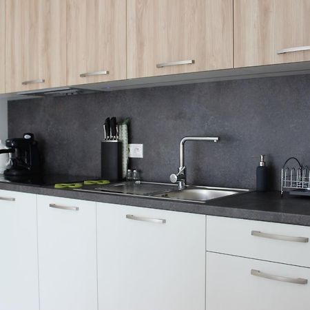 Leo Apartment Free Parking!!! Bratislava Eksteriør bilde